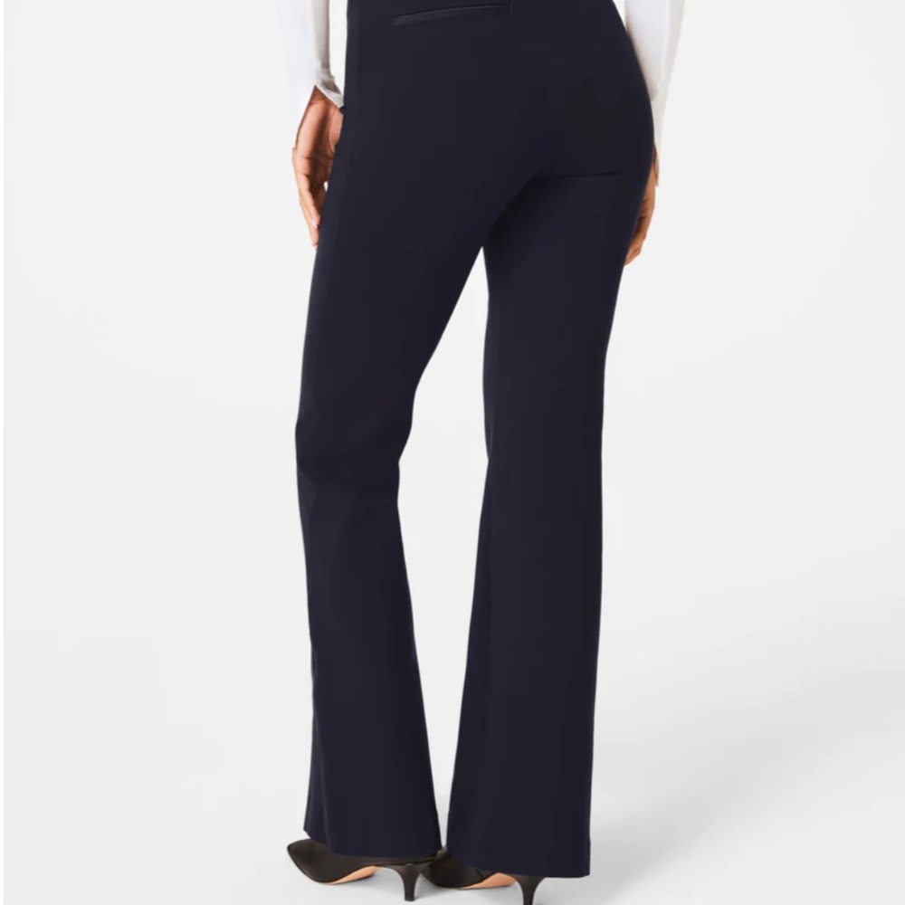 SPANX Pont Flare Pant
Navy